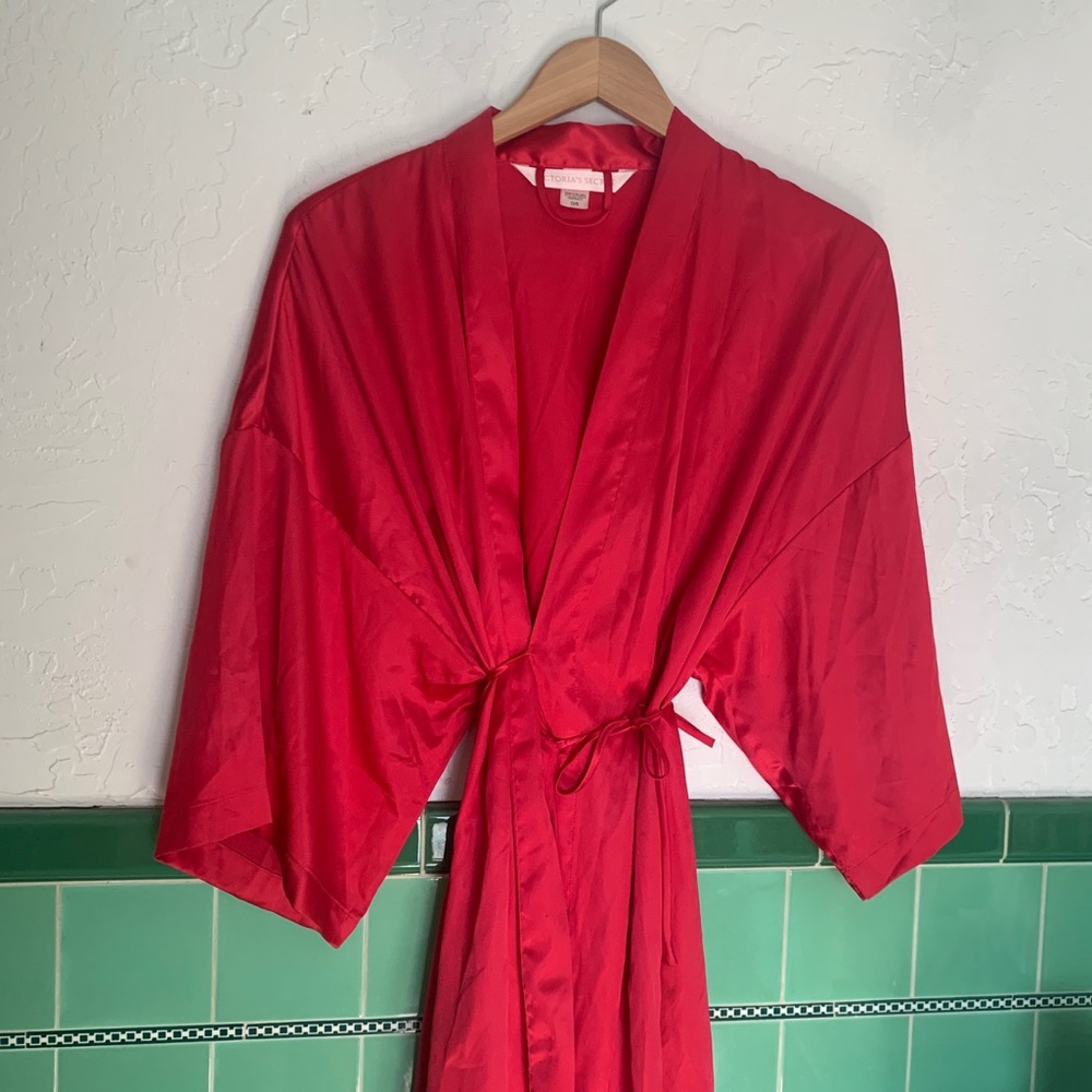 VICTORIA’S SECRET ROBE